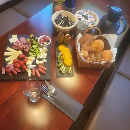 Ritters Weinstuben Kaffe Restoran فندق *