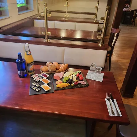 فندق Ritters Weinstuben Kaffe Restoran مرسيبورغ
