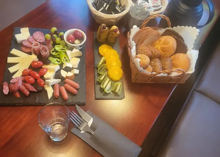 Ritters Weinstuben Kaffe Restoran Hotel *